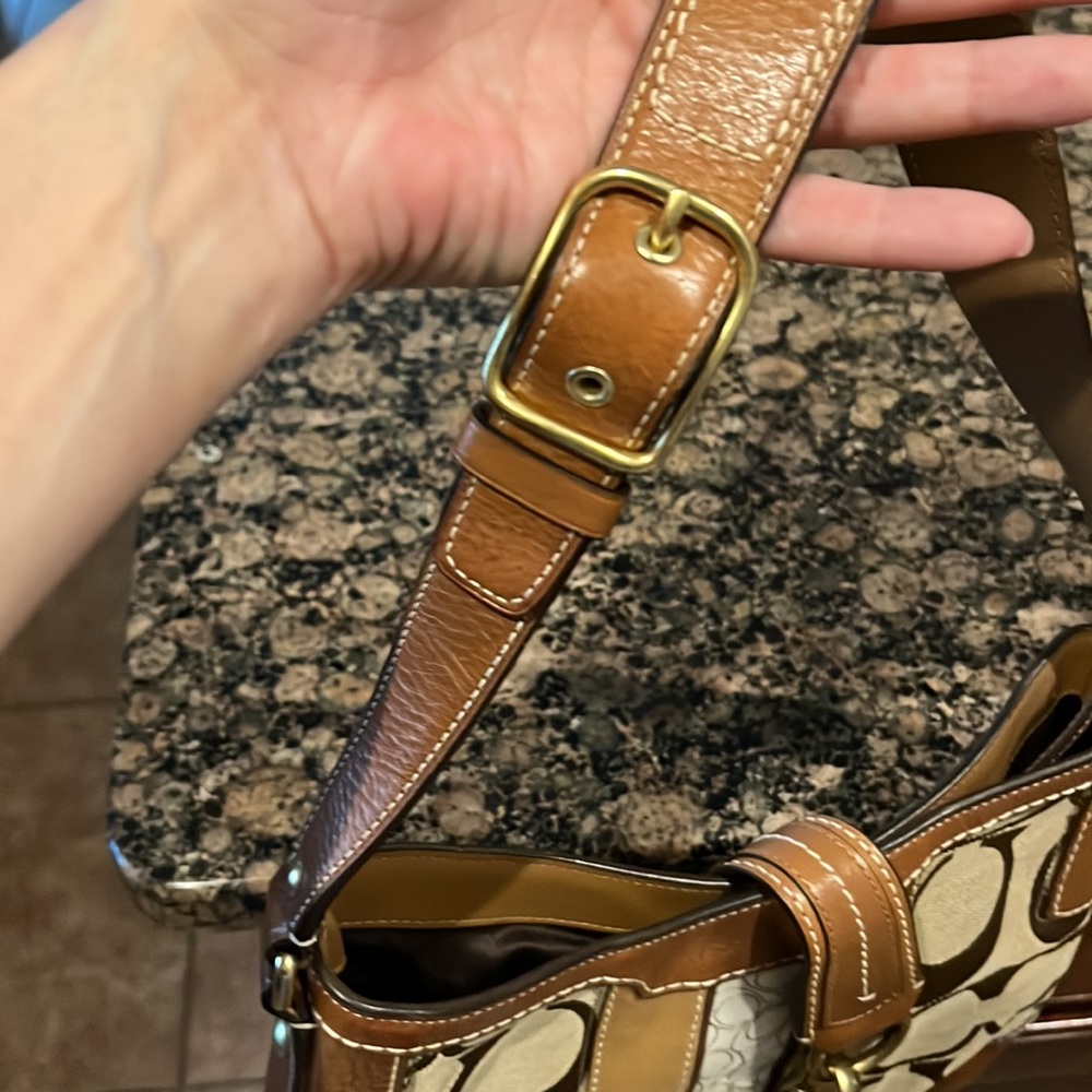 Different Patterns Throughout Entire Purse. Coach… - image 6